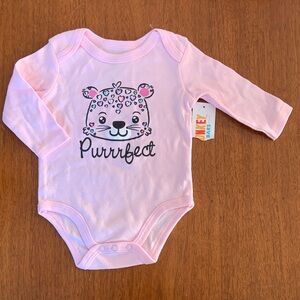 😊FREE😊 NWT Monkey Bars Pink Leopard Baby Bodysuit size 0-3m